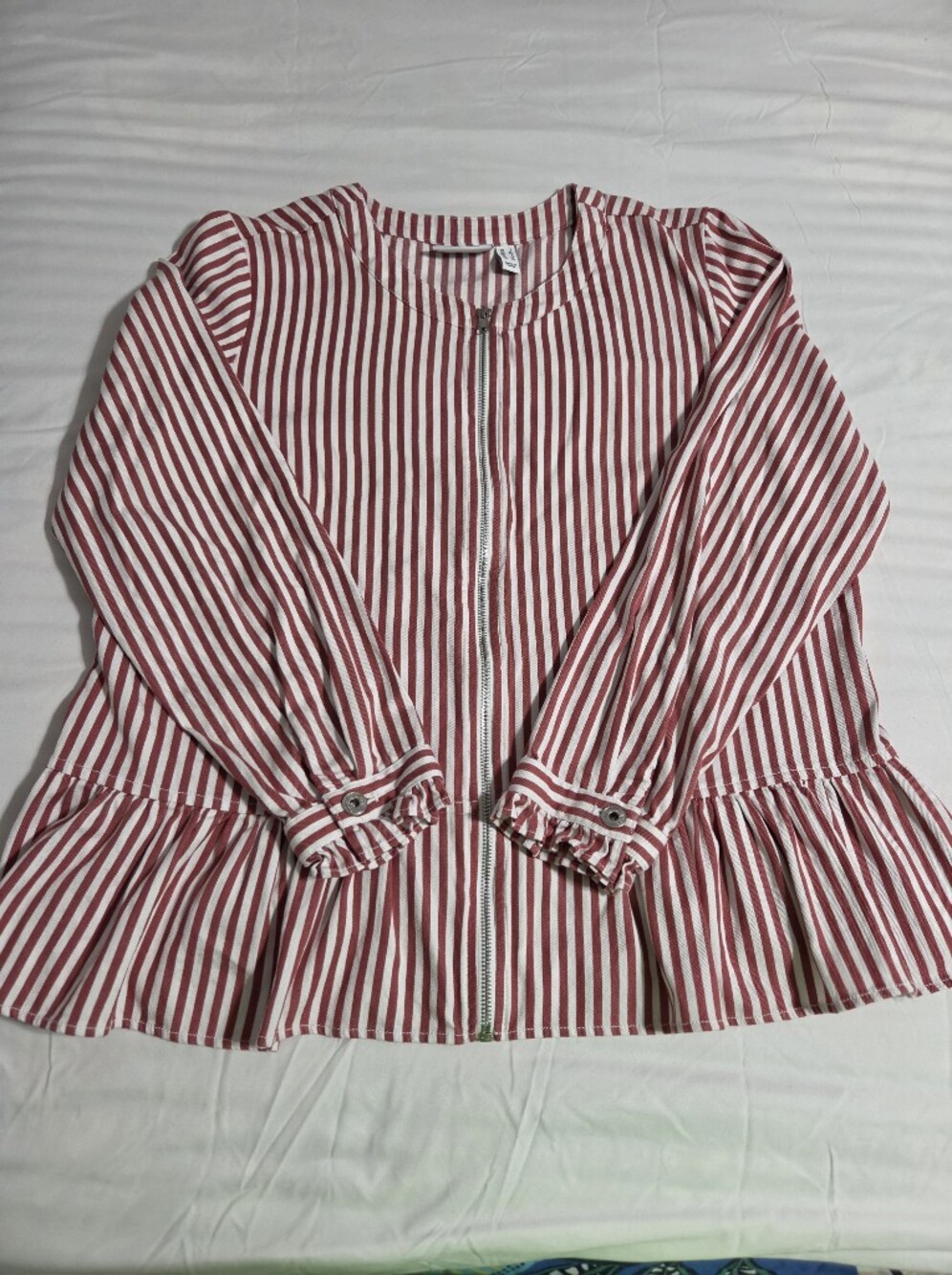 D & Co Chic Striped Red and White Zip Front Peplum Jacket Or Top. Sz XL